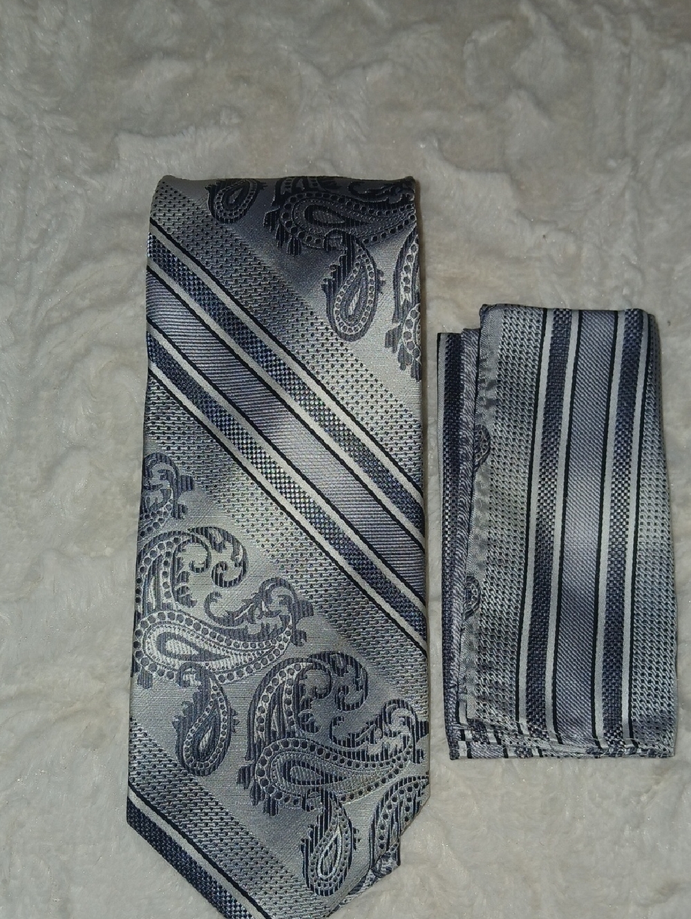 Stacy Adams Silver Paisley Micro Fiber Tie Set